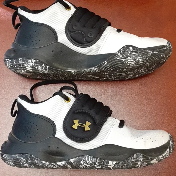 🎒 2/$30 👟 Under Armour Zone BB Youth Basketball Shoes Sz 3Y - Picture 6 of 11